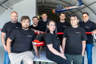 bravex aero producator roman de drone a semnat un parteneriat cu germanii de la uniq things ug pentru coordonarea roiurilor de drone 69009a1b4d3dd