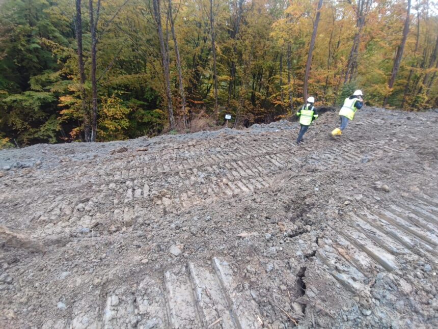 foto autostrada sibiu pitesti ce s a intamplat de fapt la poiana cu presupusa alunecare de teren care ar fi pus in pericol un complex turistic 68efa0bbf0461