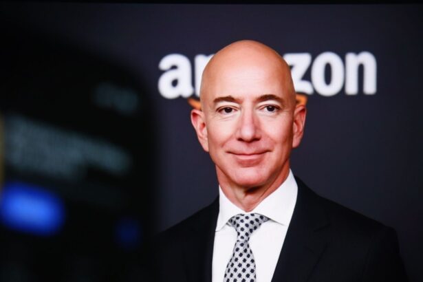 jeff bezos intre succes financiar si controverse povestea averii estimate la 230 miliarde in 2025 68f99a7ae869b