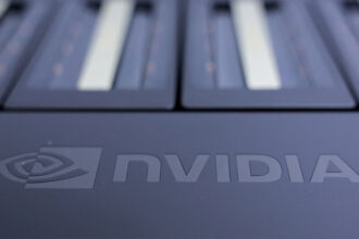 nvidia a devenit prima companie din lume care a depasit capitalizarea bursiera de 5 000 de miliarde de dolari 690325aa4fdaf