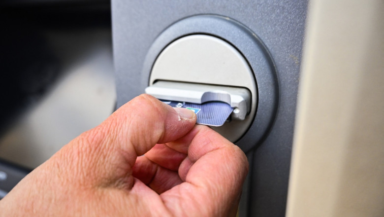 o banca dispare din romania ce se intampla cu clientii si pana cand pot fi folosite cardurile 68ee620c18c52