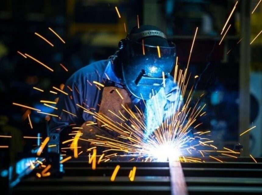 prabusire pentru industria prelucratoare scadere cu 285 in august 2025 fata de august 2024 a comenzilor noi 68f9d15ebcbc0