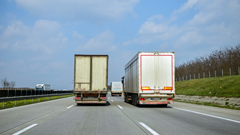 transporturi incendiate pentru despagubiri o retea organizata dadea foc la tir uri in care trebuia sa fie marfa de