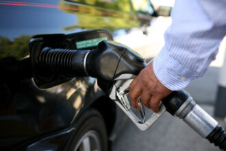 video carburantii continua sa se scumpeasca preturile au crescut de trei ori luna aceasta cand este anuntata o noua majorare 690250640ee30