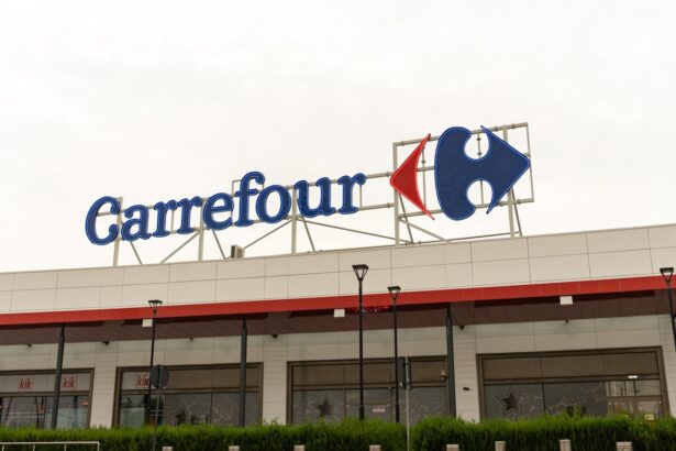 carrefour vrea sa intre pe piata din serbia tot in serbia se va extinde si hornbach carrefour ar fi decis sa vanda magazinele din romania 6909ddc4eef02