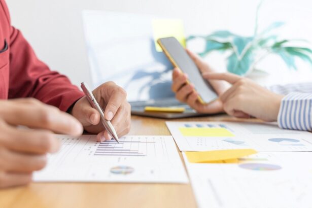 comerciantii spera sa acopere deficitul de vanzari de 10 din comenzile de sarbatori 691c21bfdb935