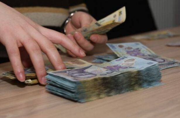 depozitele la banci ale firmelor si populatiei au crescut cu 08 in octombrie 2025 date bnr 69257eb78dbb2