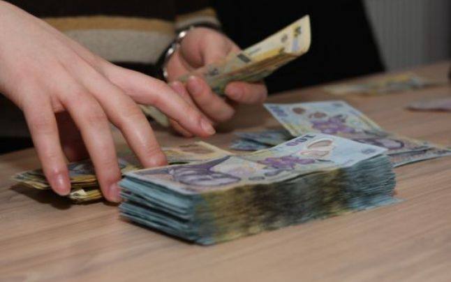 depozitele la banci ale firmelor si populatiei au crescut cu 08 in octombrie 2025 date bnr 69257eb78dbb2