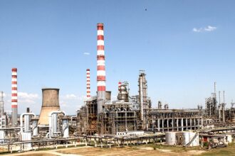 dimensiunea afacerii lukoil in romania si posibilele implicatii ale inchiderii afacerii 6911b8ba943d8