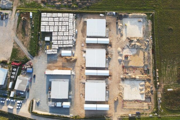 gigantul monsson detinut de regele eolienelor emanuel muntmark instaleaza in romania si europa baterii produse de prime batteries langa bucuresti 6914402c19666