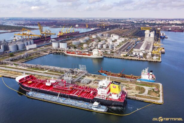 lukoil a ajuns principalul client al oil terminal constanta 69159f594aca0