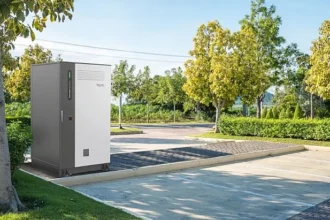 schneider electric lanseaza o noua solutie de stocare ce ofera cladirilor capabilitati avansate de management energetic 690c7161e672f