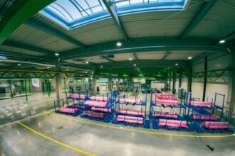 un gigant aerospatial international sonaca dubleaza capacitatea fabricii din romania si face angajari romanii fac piese pentru airbus a320 cel mai vandut avion din lume 6915e0ef3dce9