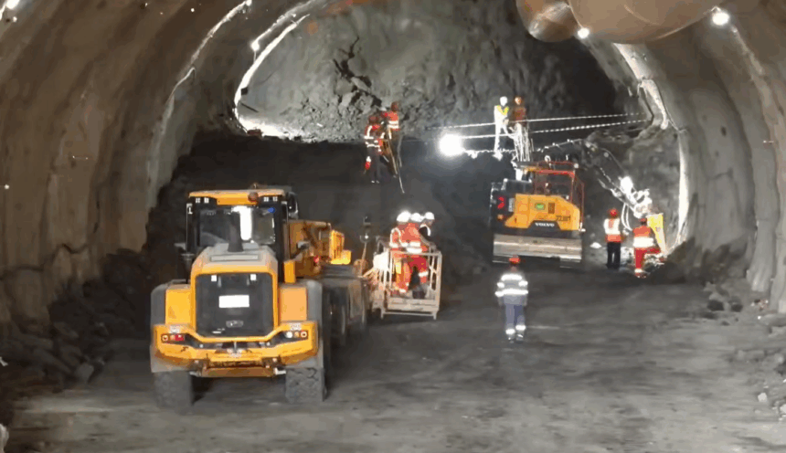 video autostrada a1 lugoj deva a fost strapunsa si a doua galerie din primul tunel al ursilor 6911ec720e828