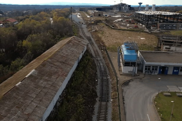 video umbrarescu readuce treptat la viata combinatul otelu rosu una dintre cele mai vechi fabrici din romania cum evolueaza reconstructia caii ferate industriale 6920d417e0dc3