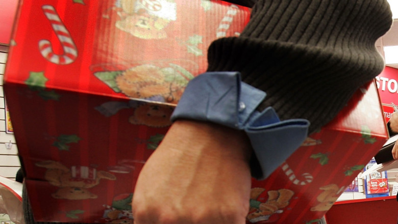 video un craciun mai scump bugetul pentru cadouri drastic subtiat de scumpiri cand sunt dispusi romanii sa cheltuiasca de sarbatori 692bd09e18bc2