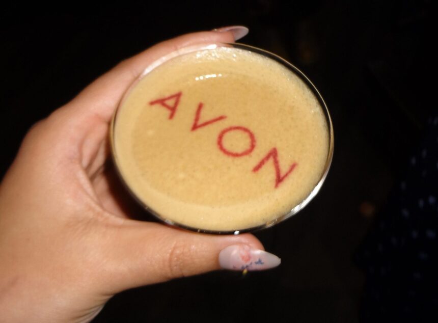 avon intra in magazinele online farmacia tei si bebe tei cat mai vand avon si oriflame in romania 693e89e1e9333