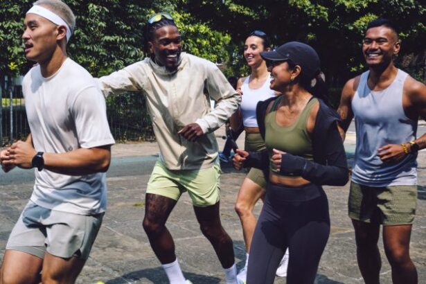 lululemon celebrul brand canadian de imbracaminte si incaltaminte sport intra pe piata din romania 6943ee09b23c3