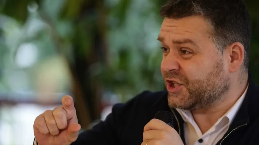 pmb ciprian ciucu intalnire la guvern cu premierul ilie bolojan si ministrul de finante alexandru nazare 6947df75bf549