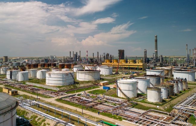 rafinariile petromidia si vega se opresc pentru 30 de zile surse moment foarte prost pentru romania 694aa8c660c25