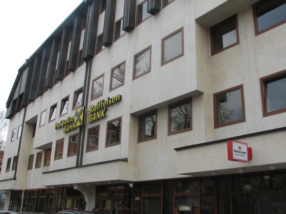 raiffeisen bank romania a emis o noua serie de obligatiuni denominate in lei in valoare de 6372 milioane de lei 69490db864793