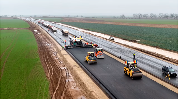 video autostrada transilvania a inceput asfaltarea lotului chiribis biharia 692eb53660487
