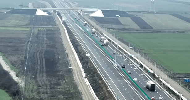 video s a deschis circulatia pe a7 focsani adjud se circula neintrerupt pe autostrada de la bucuresti la adjud 694a5db11d3e0