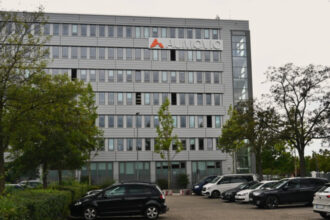 angajatii din romania ai aumovio pe lista concedierilor compania va disponibiliza peste 4 000 de oameni la nivel mondial 6979f70590c9b