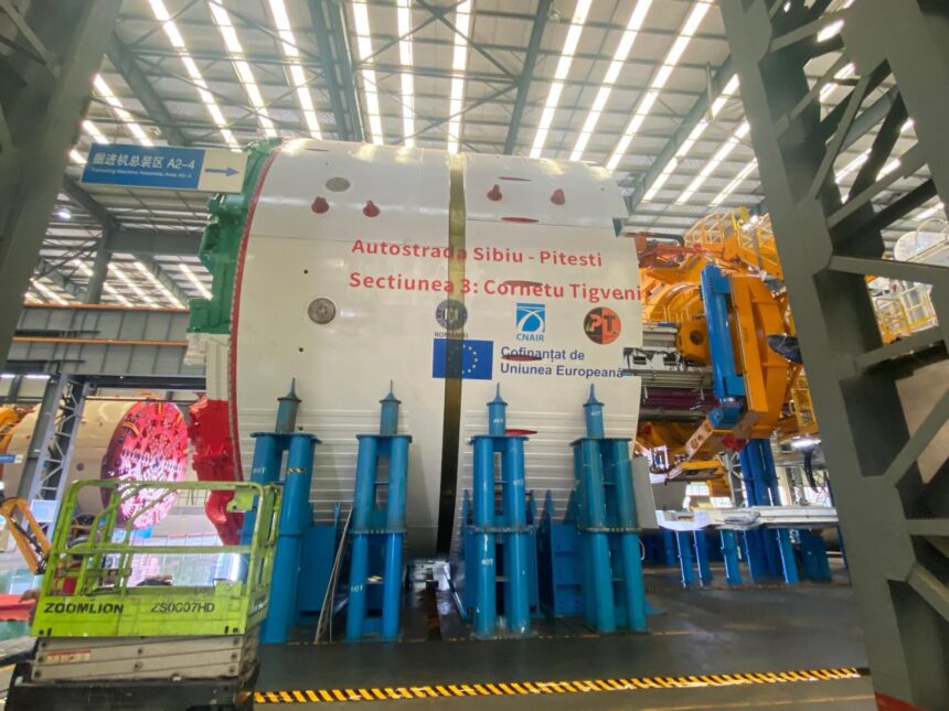 autostrada a1 sibiu pitesti cartita care va sapa cel mai lung tunel a ajuns in portul constanta vor fi necesare aproape 100 de transporturi pentru mutarea sa foto 696545fbebd99