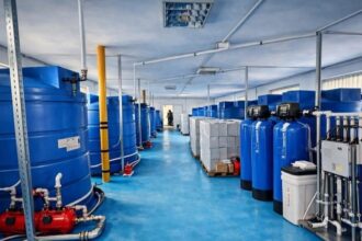 foto o noua fabrica s a deschis azi in romania 697743700c644