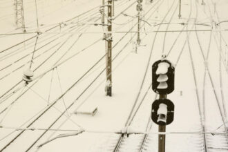 gerul afecteaza mersul trenurilor anuntul cfr privind masurile speciale luate de operatorul infrastructurii feroviare 696c8691a4ed4