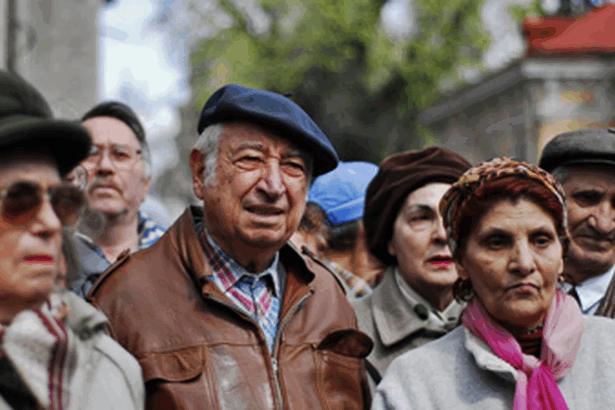 premiera se lanseaza prima asigurare speciala pentru varstnici ce beneficii ofera 697a2523da9fe