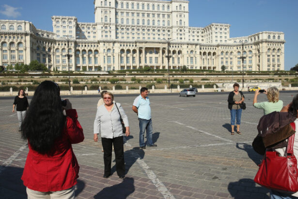 tot mai multe orase din romania au introdus taxe pentru turisti de la 1 ianuarie 2026 cati bani vor incasa primariile 696114d9cdf3e