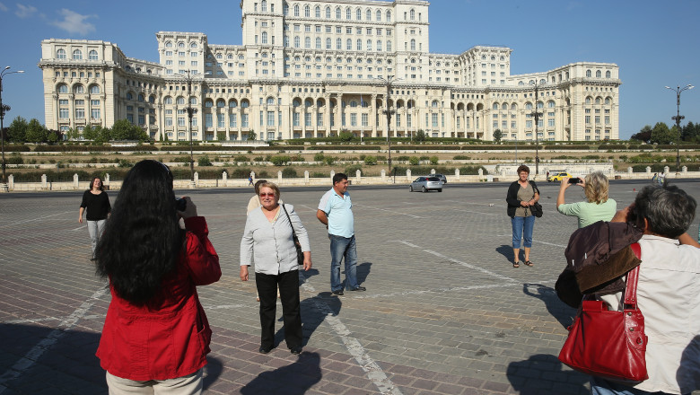 tot mai multe orase din romania au introdus taxe pentru turisti de la 1 ianuarie 2026 cati bani vor incasa primariile 696114d9cdf3e