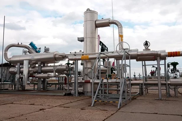 trump afirma ca firmele petroliere americane ar putea investi miliarde de dolari in industria petroliera a venezuelei 695bc3981e9b3