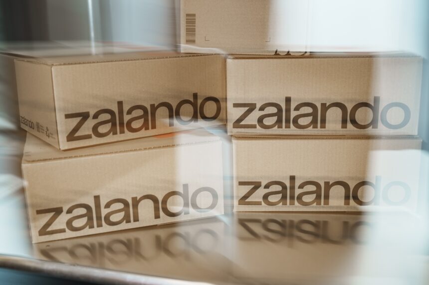 zalando trece la restructurarea afacerii dupa achizitia about you primul pas inchiderea unor centre logistice 695fc7c74e0de