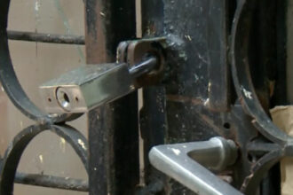 aproape 20 000 de firme au pus lacatul pe usa in 2025 bucuresti si cluj sunt in topul suspendarilor 698072585f168