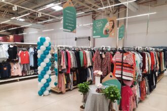 era second hand s a intors auchan vinde in medie 1 000 de articole purtate pe zi 69a00f5acdf9e