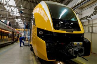 foto primul tren polonez care merge cu 200 km ora 699b1680a3503