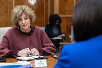 gheorghiu sa iesim din paradigma ca nu ne vindem tara ne o pierdem in fiecare zi cu fiecare ban pe care companiile il pierd 6980700827a2b