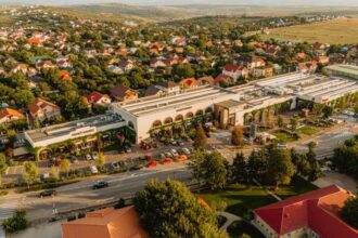 grupul iulius a mentinut cresterea vanzarilor in marile proiecte din timisoara si suceava in pofida unui an marcat de masuri fiscale si consum temperat 699bb616dd168