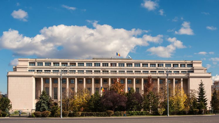 guvernul obliga companiile din domeniul tutunului alcoolului si produselor energetice sa se reautorizeze pana la 31 mai 69a1c34676822