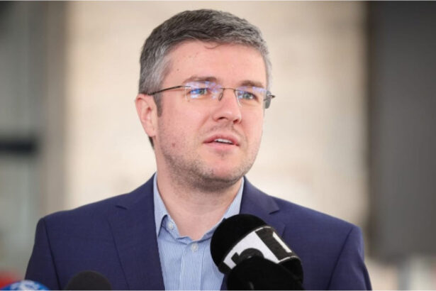 angajatii de la liberty galati si damen mangalia isi vor primi salariile restante de la fondul de garantare potrivit lui irineu darau 69c640bae4618