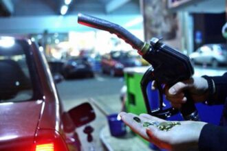 carburantii s au scumpit si azi cat costa acum benzina si motorina standard pragul de 10 lei litru este extrem de aproape 69bf999028dde