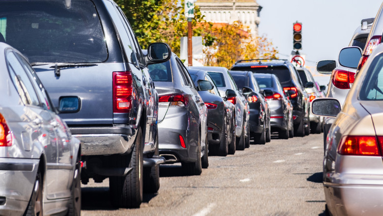 criza petrolului agentia internationala pentru energie le cere oamenilor sa lucreze de acasa si sa calatoreasca mai putin cu avionul 69bd2bc560582