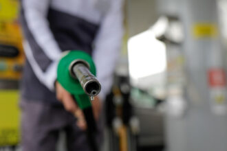 distribuitorii de carburanti avertizeaza guvernul plafonarea adaosului la 50 poate bloca piata si nu scade preturile la pompa 69c3f2225267c