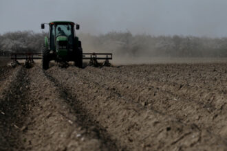 motorina mai ieftina pentru fermieri ministrul agriculturii ar putea costa intre 4 si 45 lei pe litru 69b1e1f7ceb5d