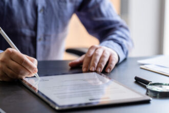 noi reguli pentru protectia consumatorilor pe agenda sedintei de guvern contractele la distanta vor avea informatii mai clare 69bc334fd0588