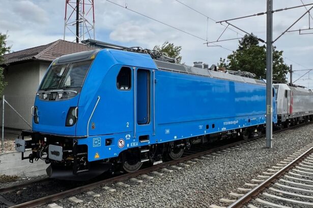 prima locomotiva electrica traxx ms 3 urmeaza sa ajunga in romania la inceputul lunii aprilie 69c3fc382c389