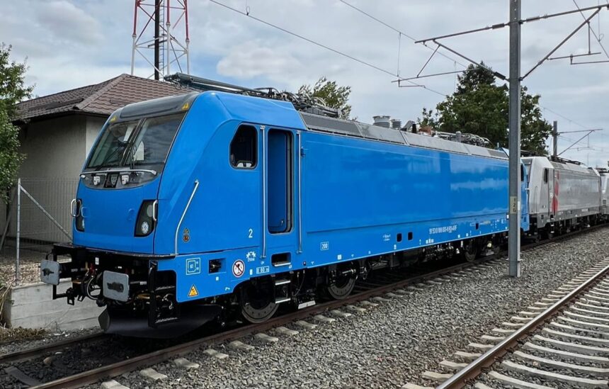 prima locomotiva electrica traxx ms 3 urmeaza sa ajunga in romania la inceputul lunii aprilie 69c3fc382c389